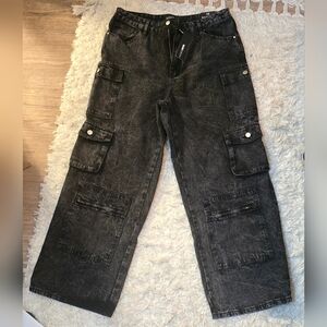 Wide Leg Cargo Jeans